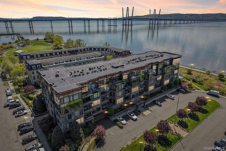 16 Rivers Edge Drive #310