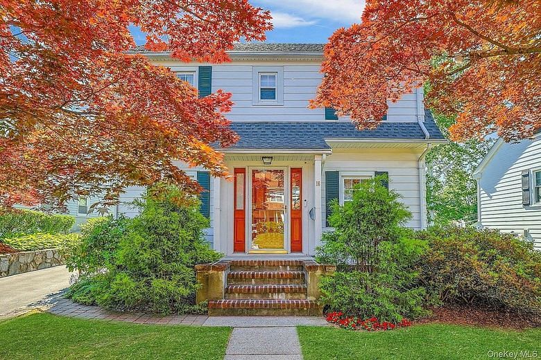 16 Sherwood Avenue