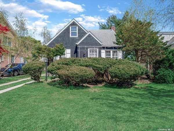Image 1 of 24 for 16 Spruce Ln in Long Island, New Hyde Park, NY, 11040