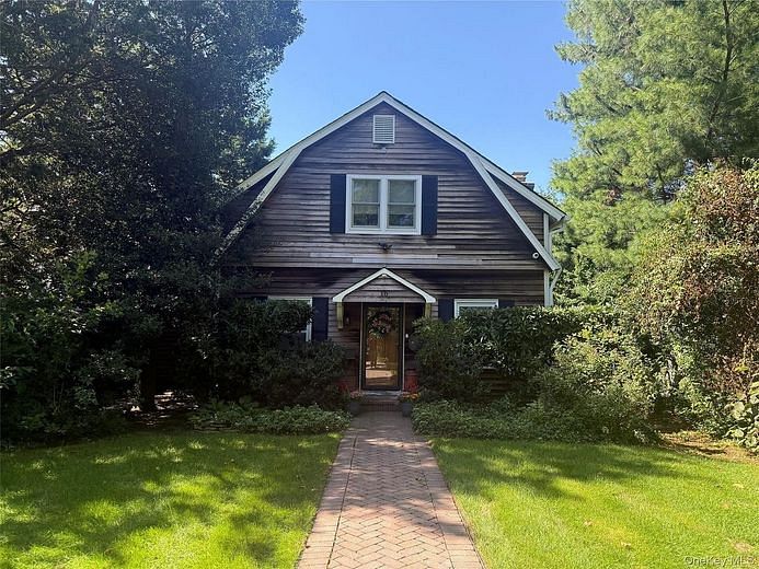 16 Stuart Avenue