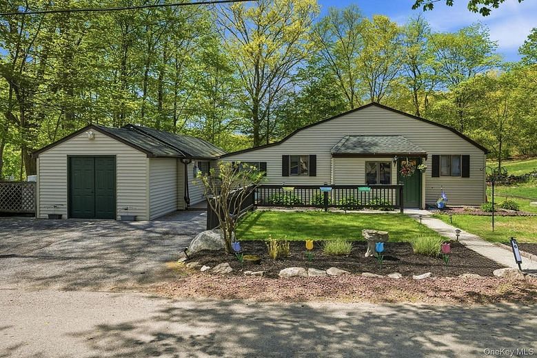 16 Sunset Place