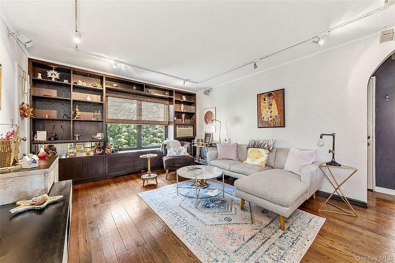 16 Terrace Circle #14C