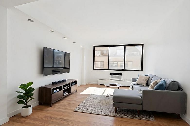 16 West 16th Street #14NN