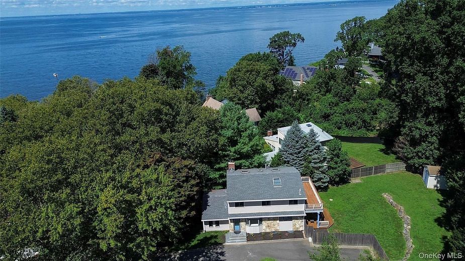 16 Westview Road