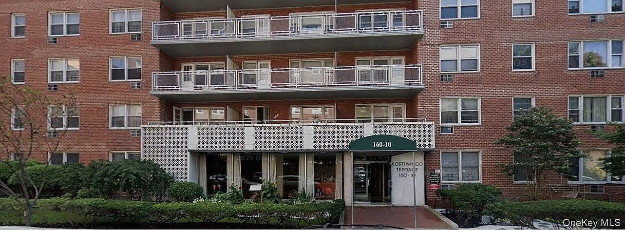 160-10 89th Avenue #9E