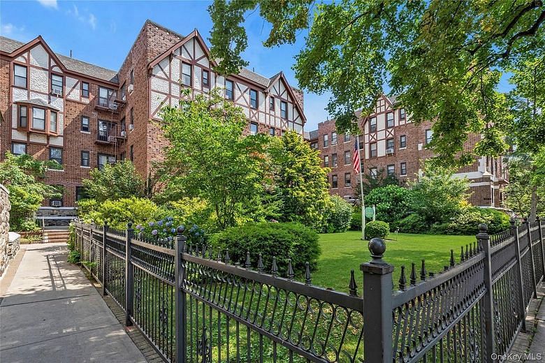 160-15 Powells Cove Boulevard #A1