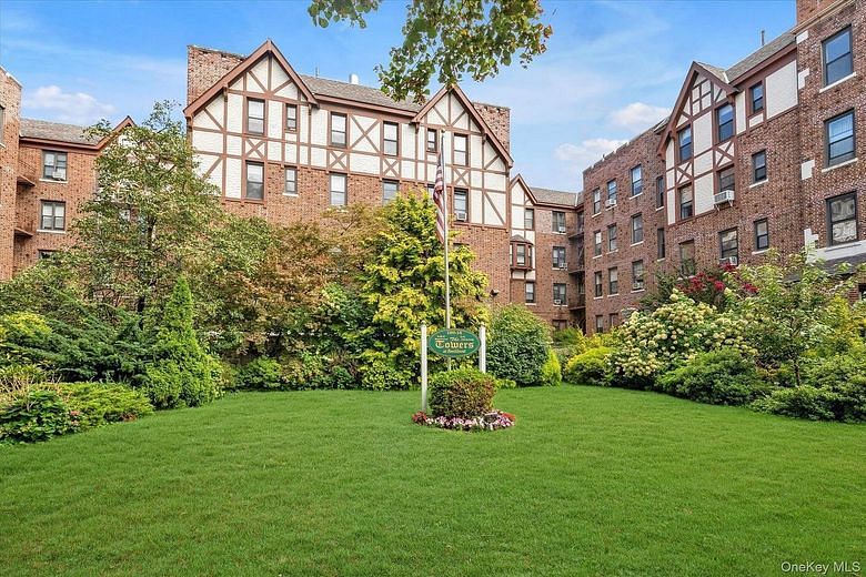 160-15 Powells Cove Boulevard #D203