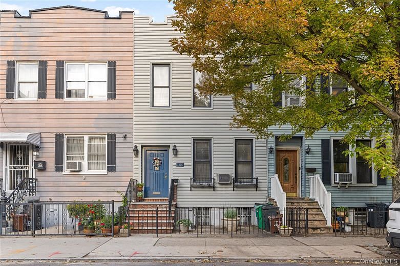 160 Diamond Street