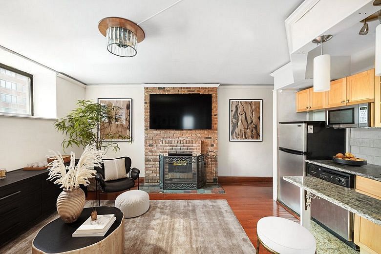 160 East 26th Street #2A