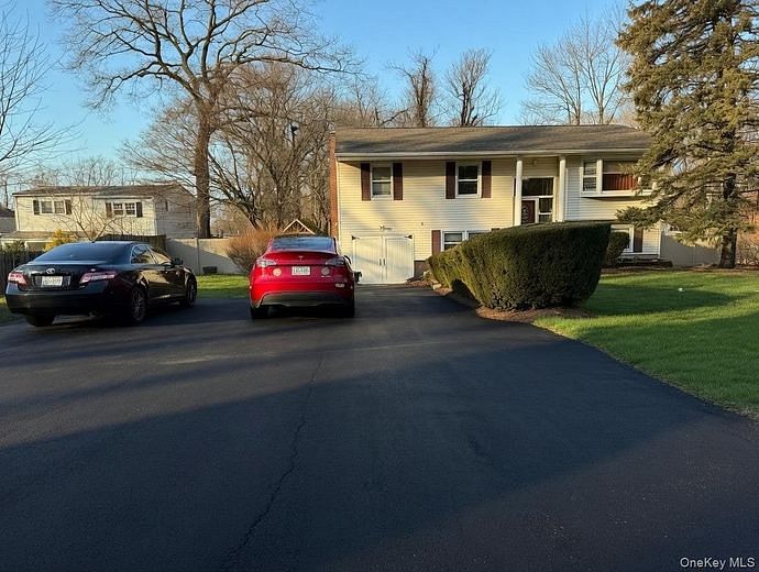 160 Lincoln Boulevard