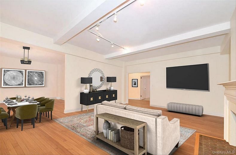 160 MIDDLE NECK RD #2-G