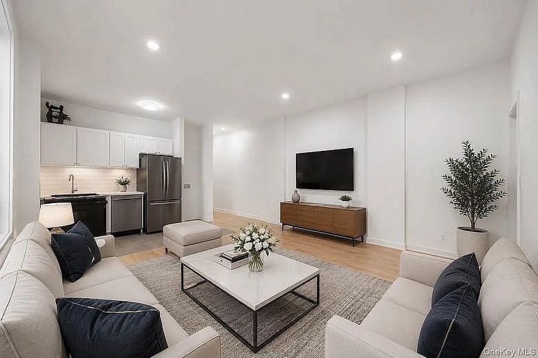160 Wadsworth Avenue #302