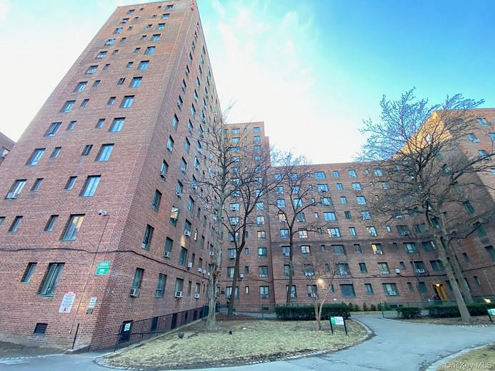1604 Metropolitan Avenue #8F