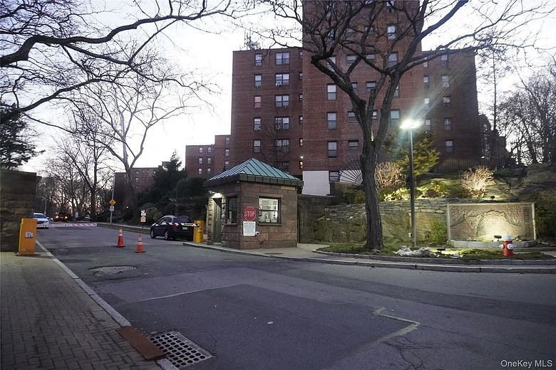 161 Pearsall Drive Pearsall Drive #3H