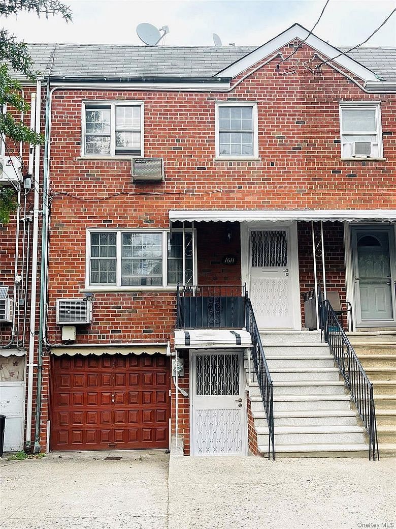 1611 E 55th Street