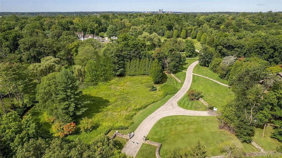 1619 Purchase Street