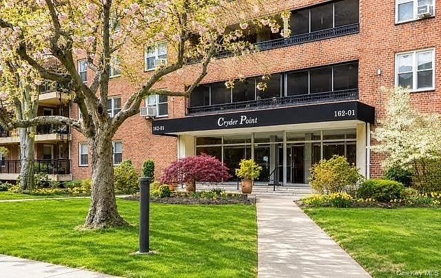 162-01 Powells Cove Boulevard #2G
