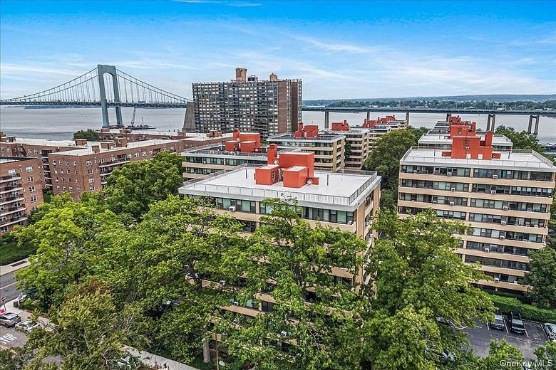 162-10 Powells Cove Boulevard #7D
