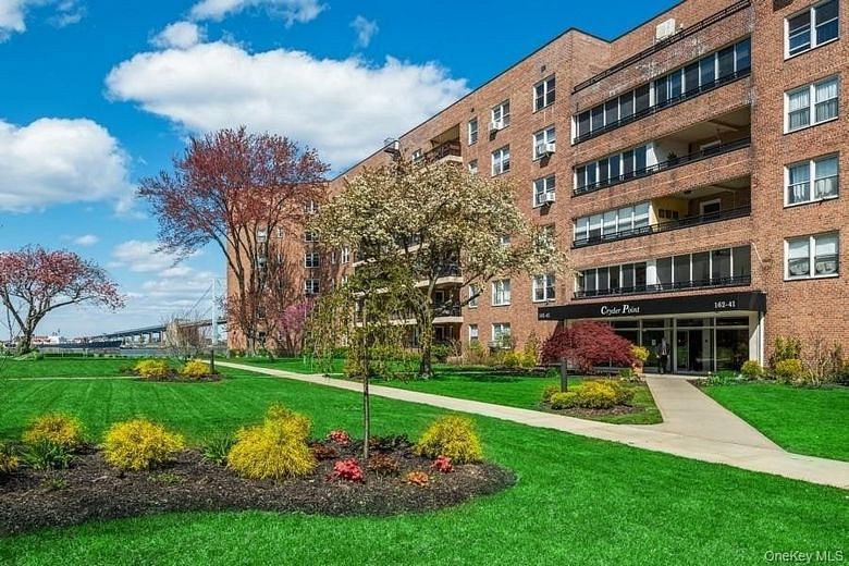 162-41 Powells Cove Boulevard #1G