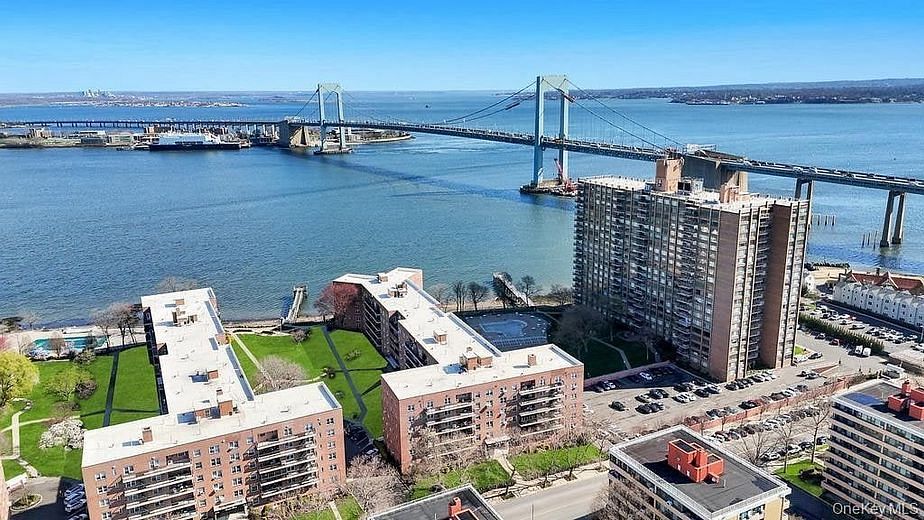 162-41 Powells Cove Boulevard #2J