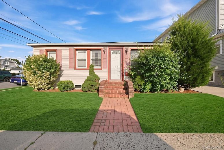 162 Baisley Avenue