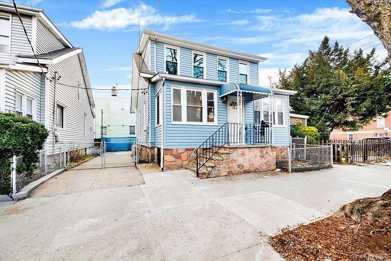 1625 Overing Avenue Street