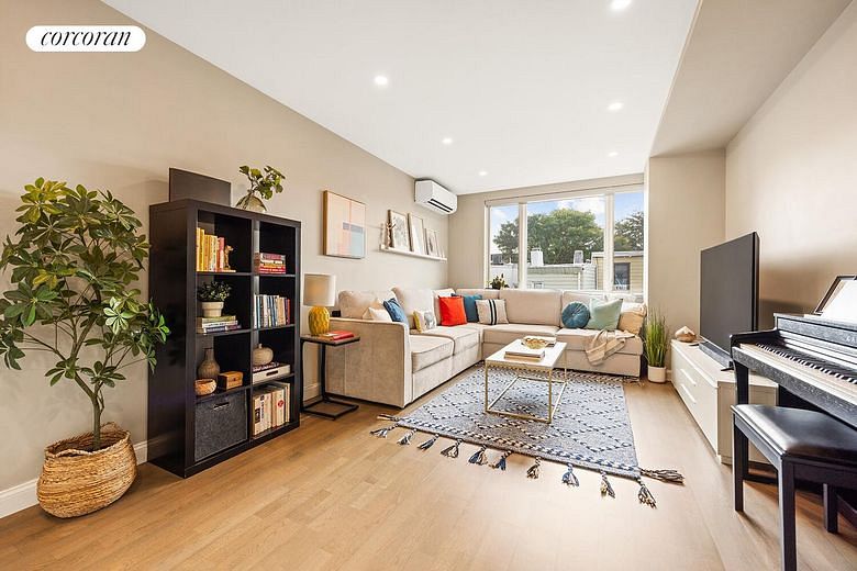 1638 Eighth Avenue #2G