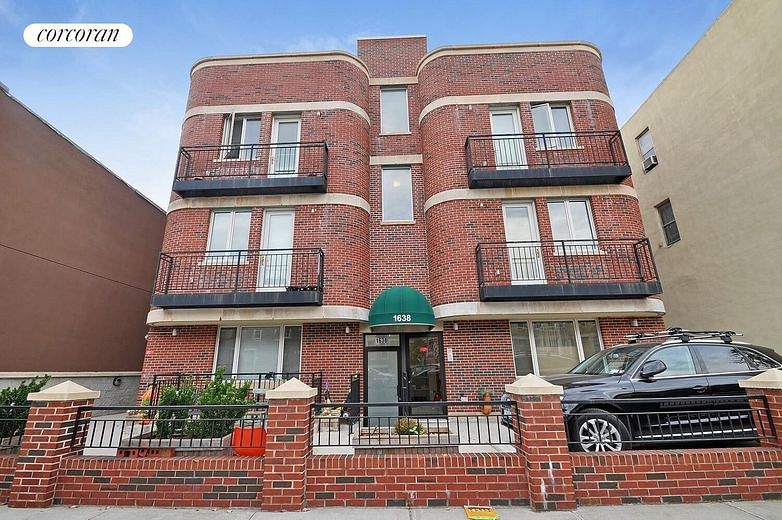 1638 Eighth Avenue #2H