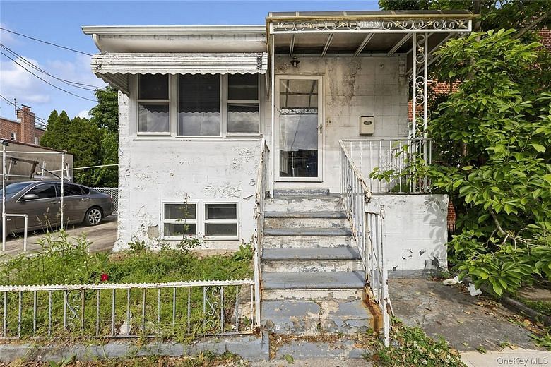 1639 E 55th Street
