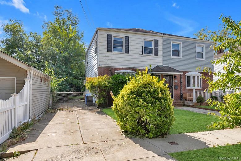 164-38 76th Road