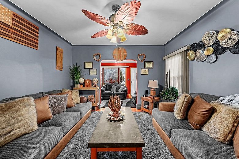 1647 East 49th Street