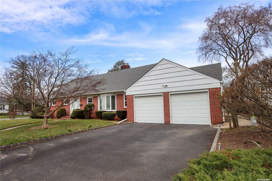 Image 1 of 28 for 165 Castle Avenue in Long Island, Westbury, NY, 11590