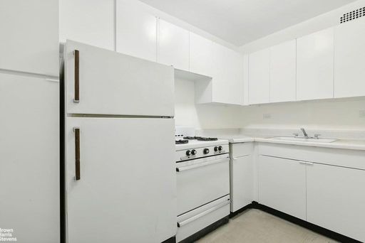 Image 1 of 5 for 165 West 66th Street #8L in Manhattan, New York, NY, 10023