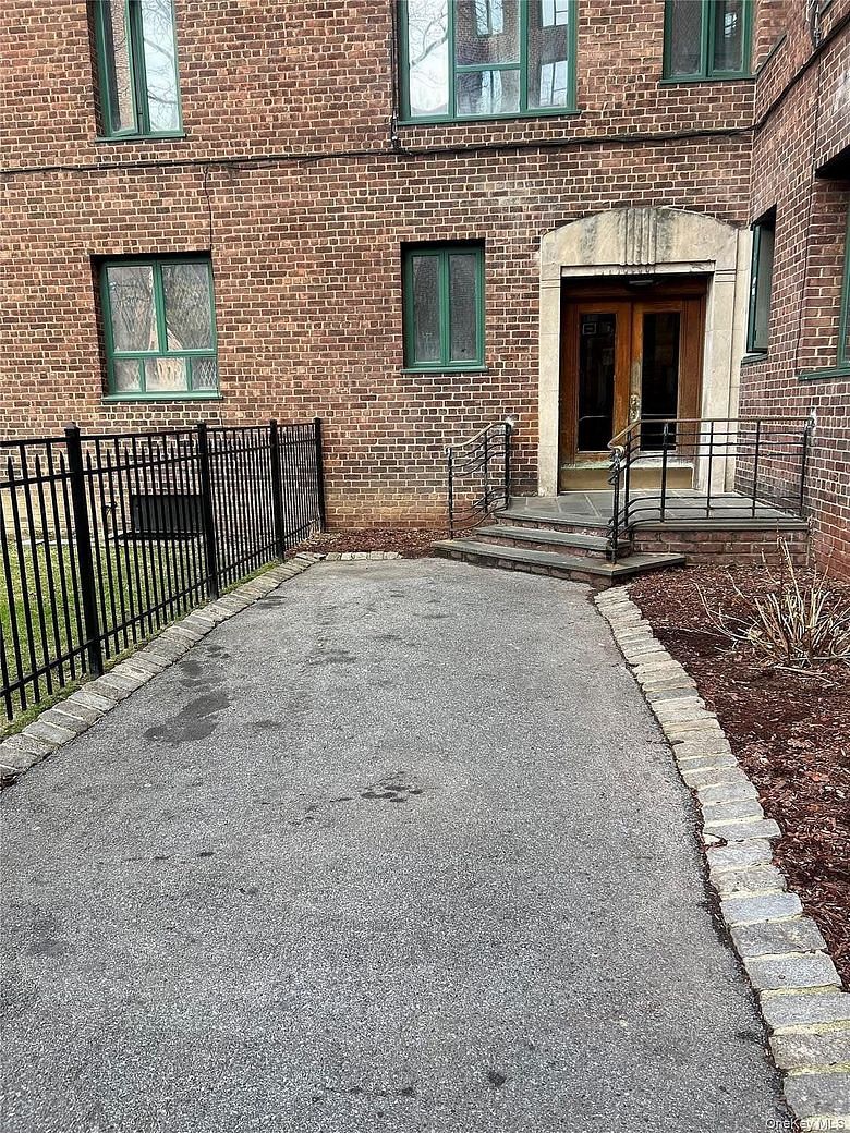 1651 Metropolitan Avenue #5E