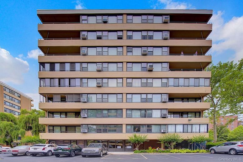 166-10 Powells Cove Boulevard #2C