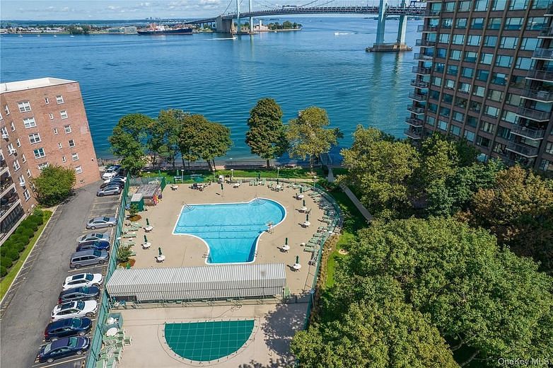 166-25 Powells Cove Boulevard #16B