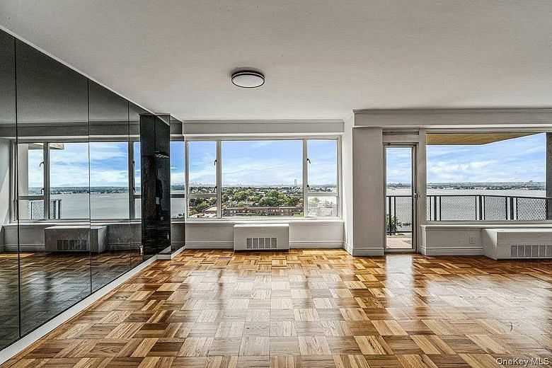 166-25 Powells Cove Boulevard #18C