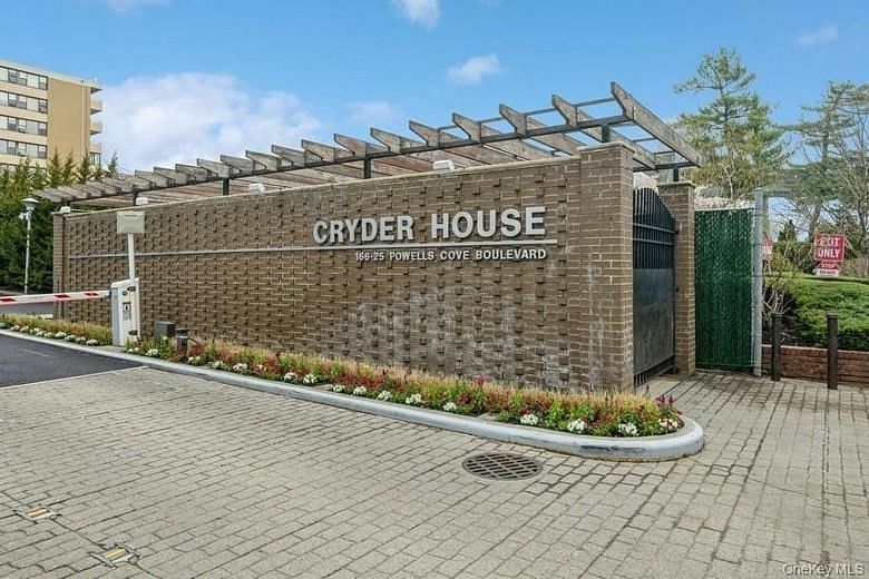 166-25 Powells Cove Boulevard #18G