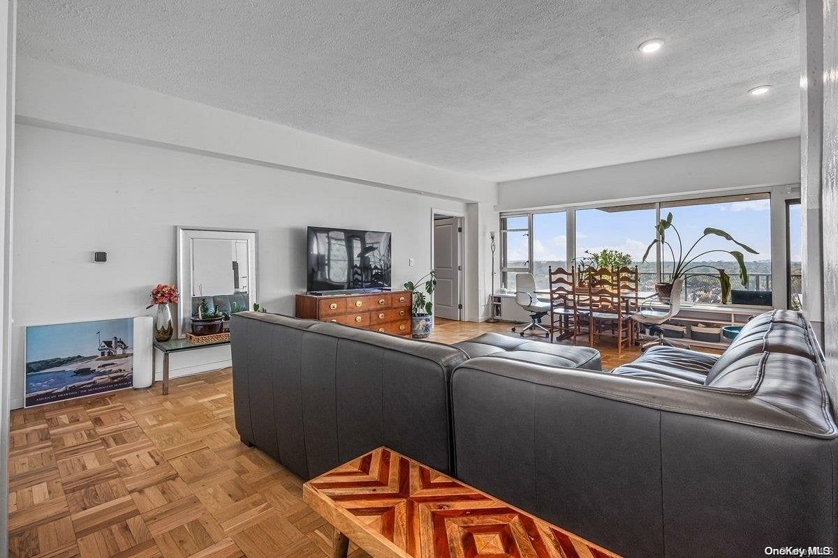 Image 1 of 27 for 166-25 Powells Cove Boulevard #21G in Queens, Beechhurst, NY, 11357