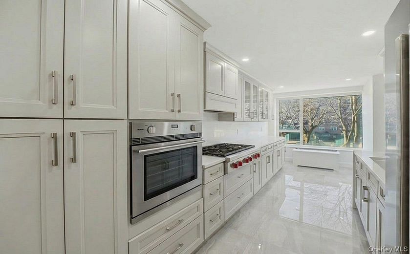 166-25 Powells Cove Boulevard #3D