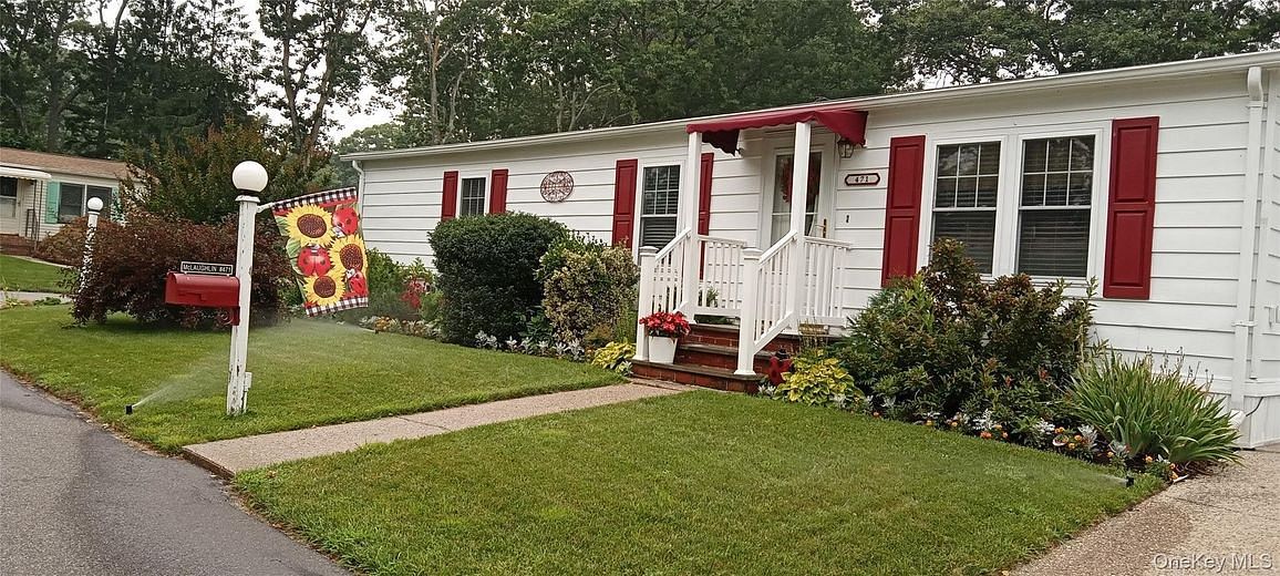 1661 Old Country Rd #471