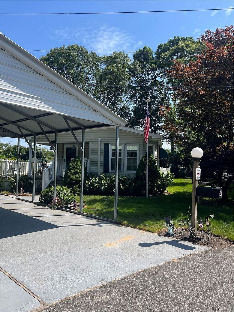 1661 Old Country Road #156D