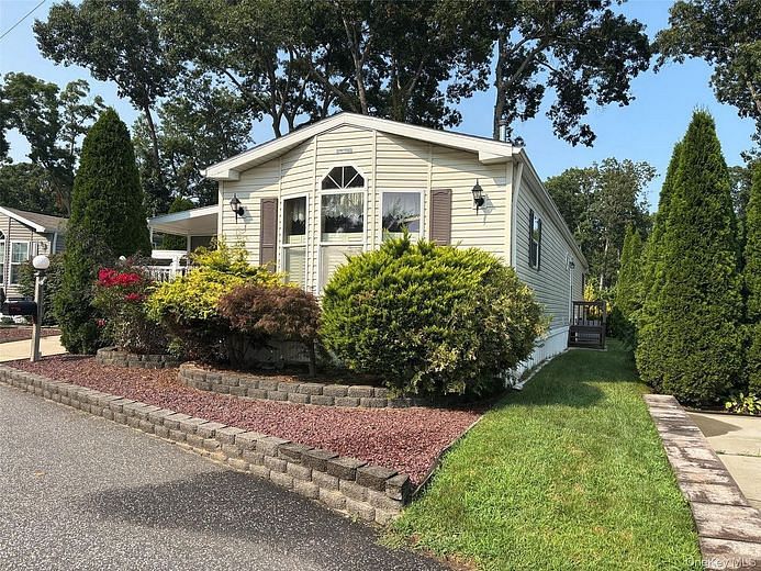 1661 Old Country Road #180