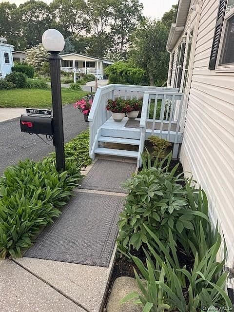 1661 Old Country Road #195