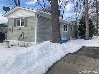 1661 Old Country Road #251