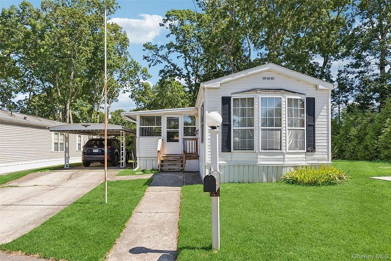1661 Old Country Road #254