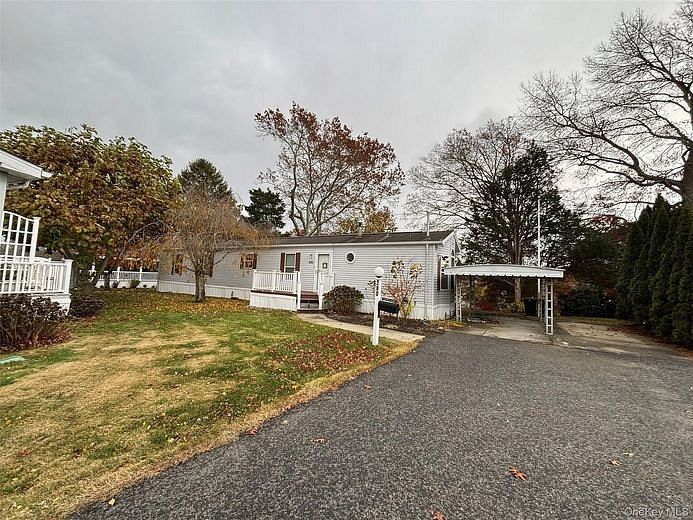 1661 Old Country Road #280