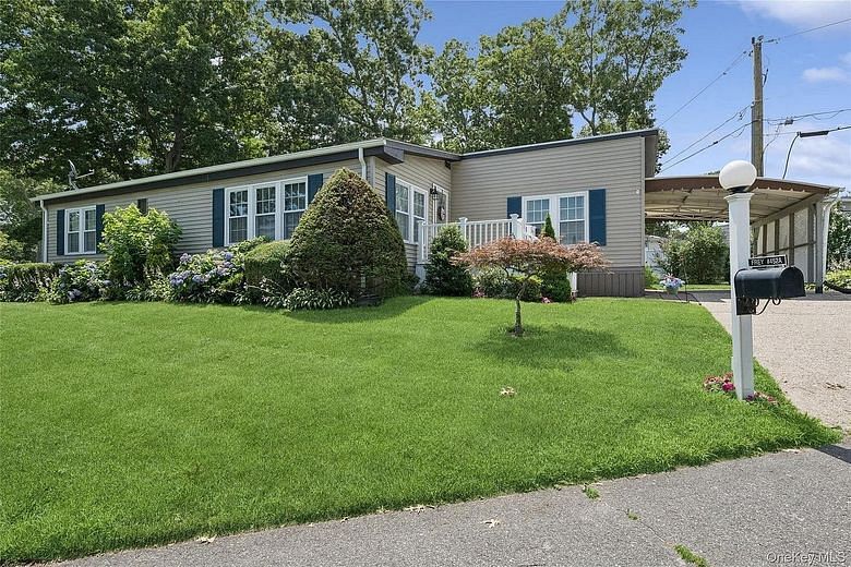 1661 Old Country Road #452A