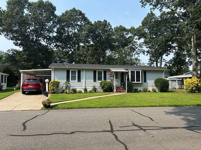 1661 Old Country Road #454