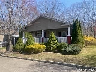 1661 Old Country Road #516
